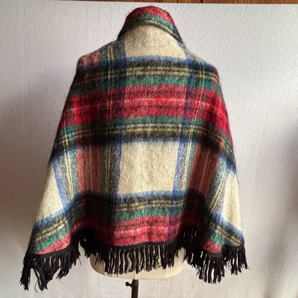 1960s 1970s Red Plaid Mohair Waist Length Fringed Cape - Picture 5 of 11